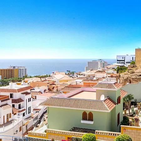 Tucan Next To Siam Park Costa Adeje (Tenerife)