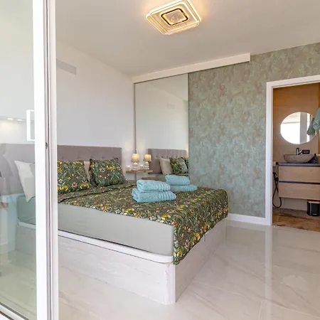 Tucan Next To Siam Park أذيخي